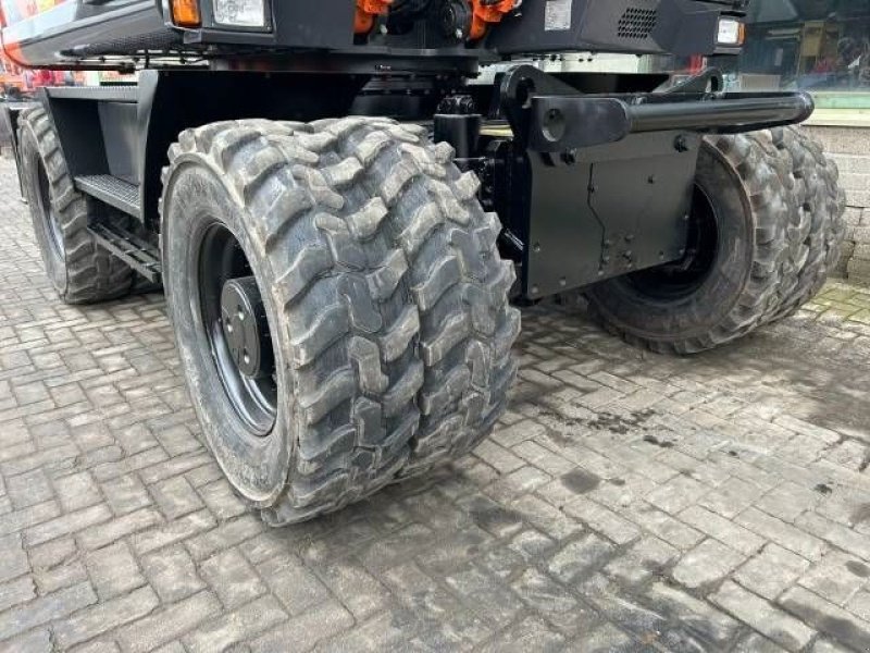 Mobilbagger des Typs Hitachi ZX 170 W-6, Gebrauchtmaschine in Roosendaal (Bild 9)