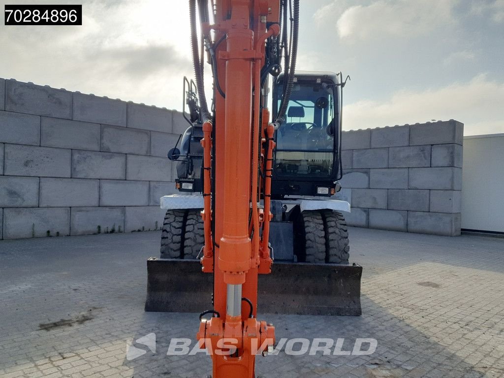 Mobilbagger typu Hitachi ZX140W -6 OUTRIGGERS + BLADE, Gebrauchtmaschine v Veghel (Obrázek 10)
