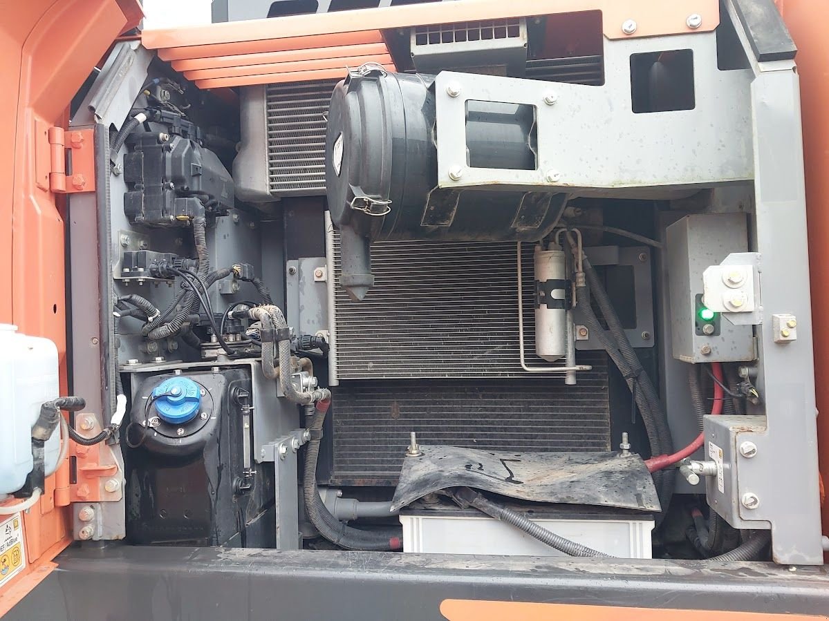 Mobilbagger des Typs Hitachi ZX140W-6, Gebrauchtmaschine in Westwoud (Bild 10)