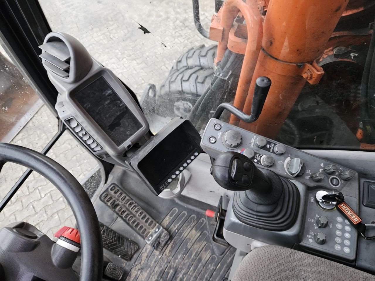 Mobilbagger des Typs Hitachi ZX170W-5, Gebrauchtmaschine in Veldhoven (Bild 9)