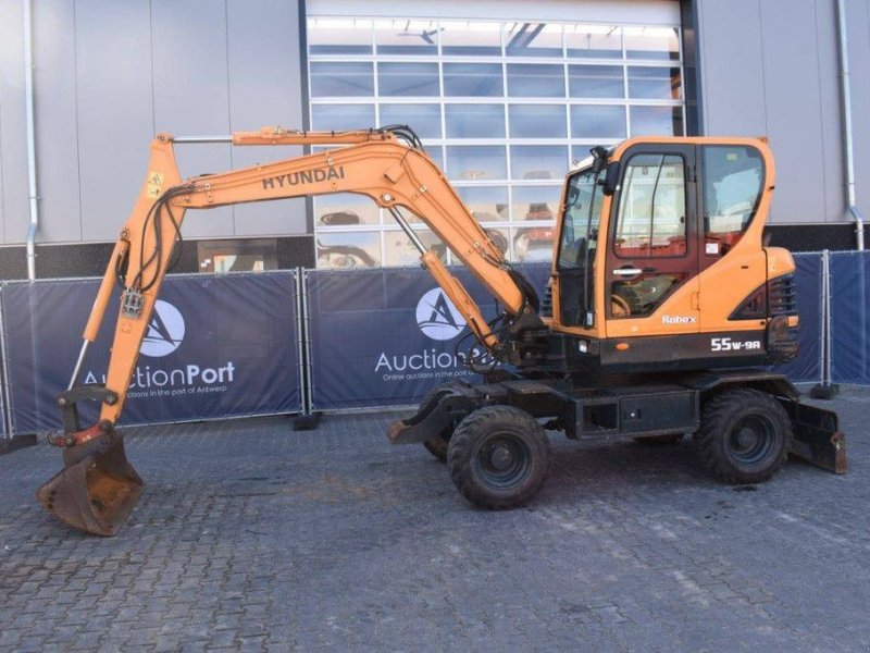 Mobilbagger of the type Hyundai 55W-9A, Gebrauchtmaschine in Antwerpen (Picture 1)