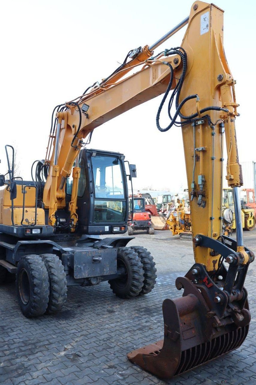 Mobilbagger van het type Hyundai ROBEX 140W-7A, Gebrauchtmaschine in Antwerpen (Foto 8)