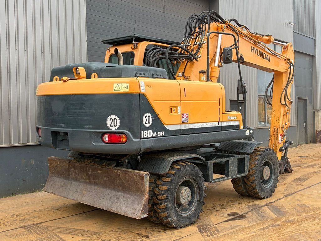 Mobilbagger des Typs Hyundai Robex 180W-9A, Gebrauchtmaschine in Velddriel (Bild 5)