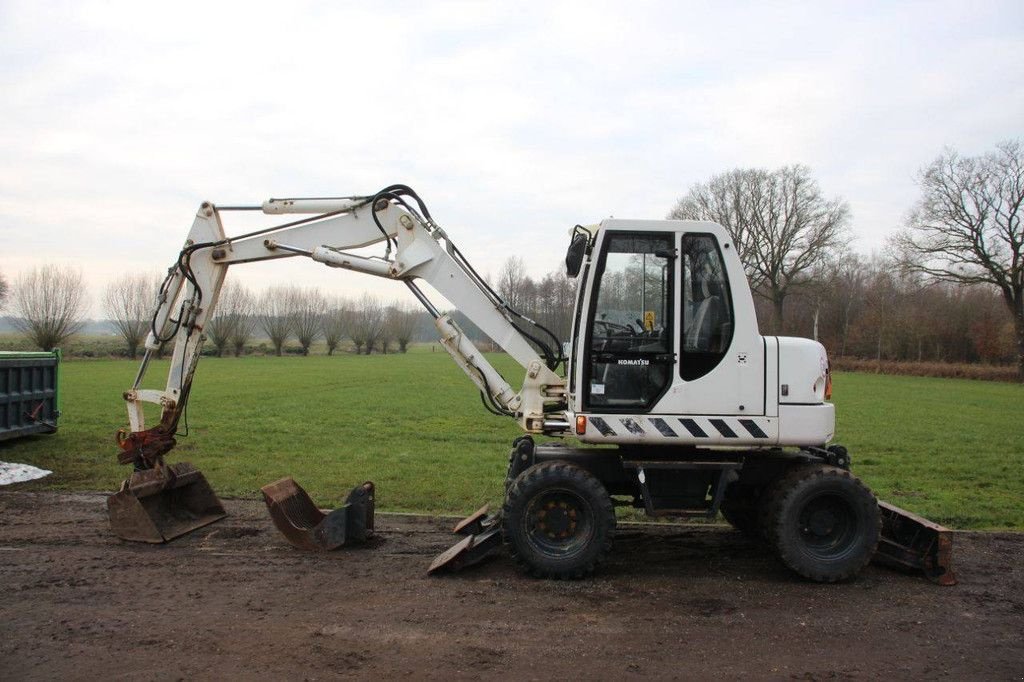 Mobilbagger des Typs Komatsu PW 95, Gebrauchtmaschine in Antwerpen (Bild 2)