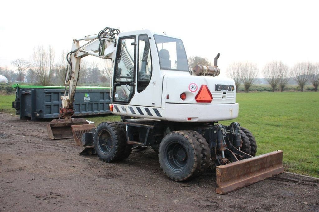 Mobilbagger des Typs Komatsu PW 95, Gebrauchtmaschine in Antwerpen (Bild 3)
