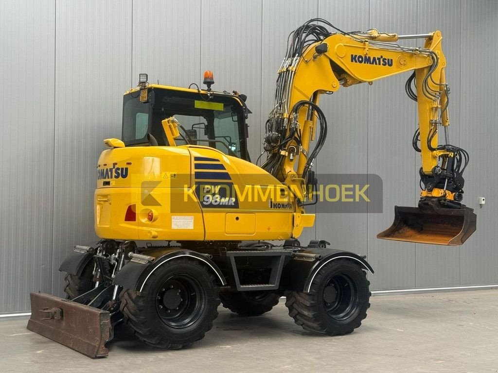 Mobilbagger du type Komatsu PW 98 MR-10, Gebrauchtmaschine en Apeldoorn (Photo 4)