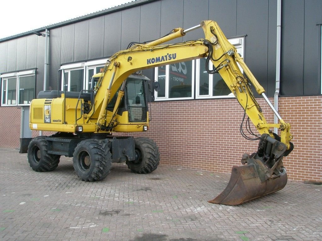 Mobilbagger des Typs Komatsu PW140-7, Gebrauchtmaschine in Barneveld (Bild 3)