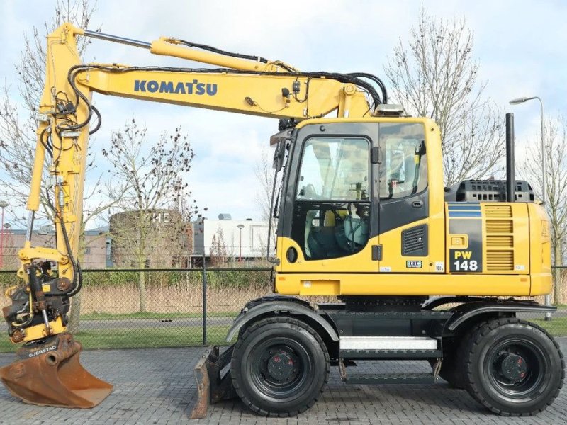 Mobilbagger of the type Komatsu PW148 -8 ROTOTILT BUCKET GPS TRAILER HYDR, Gebrauchtmaschine in Marknesse (Picture 1)