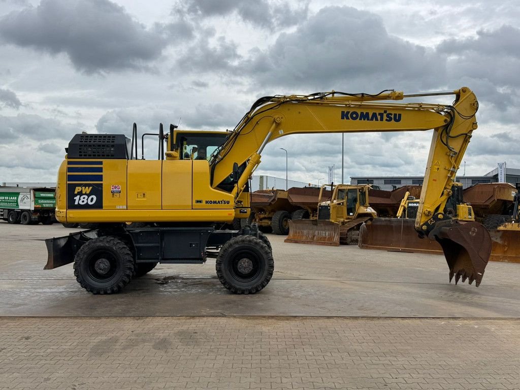 Mobilbagger des Typs Komatsu PW180-11, Gebrauchtmaschine in Velddriel (Bild 7)