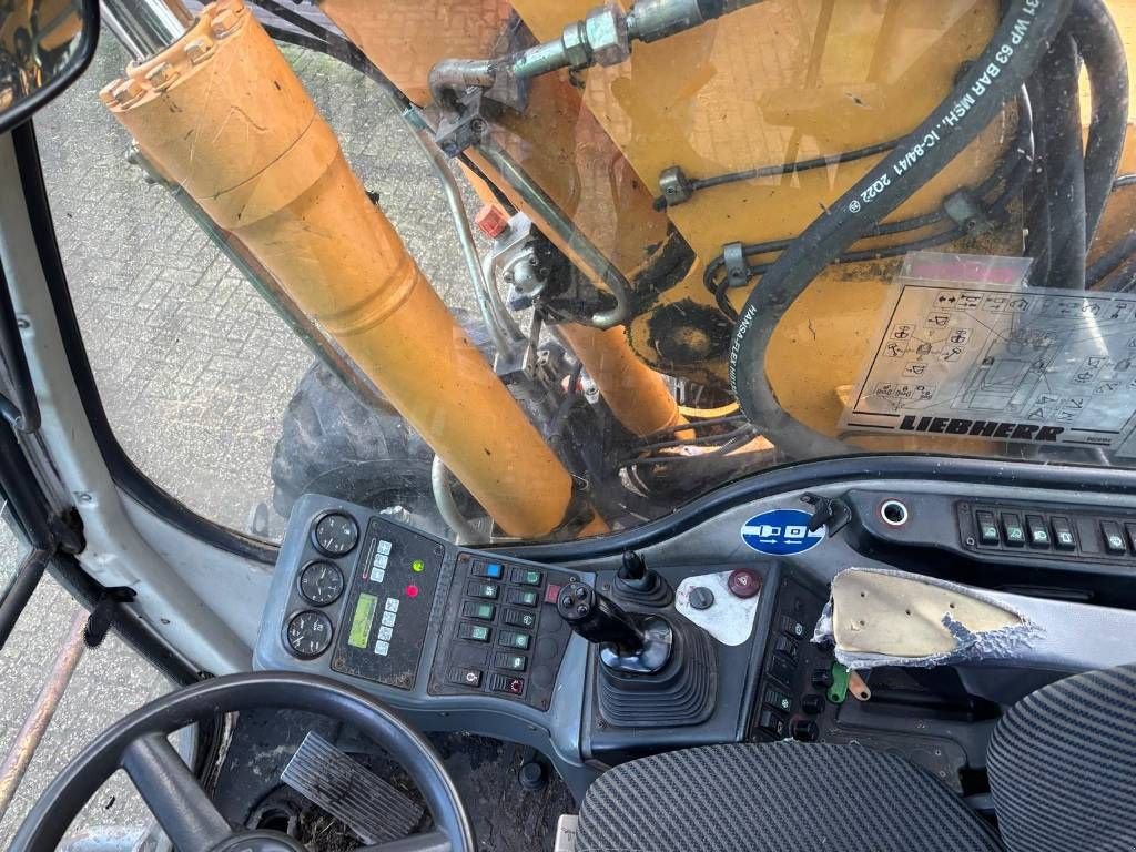 Mobilbagger Türe ait Liebherr 314 mobiele kraan graafmachine, Gebrauchtmaschine içinde Udenhout (resim 3)