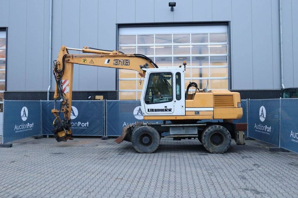 Mobilbagger of the type Liebherr A 316, Gebrauchtmaschine in Antwerpen (Picture 2)