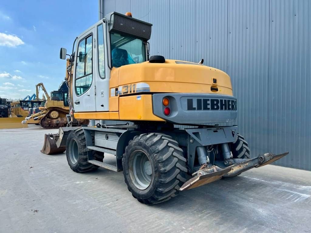 Mobilbagger des Typs Liebherr A311 Litronic, Gebrauchtmaschine in Venlo (Bild 2)