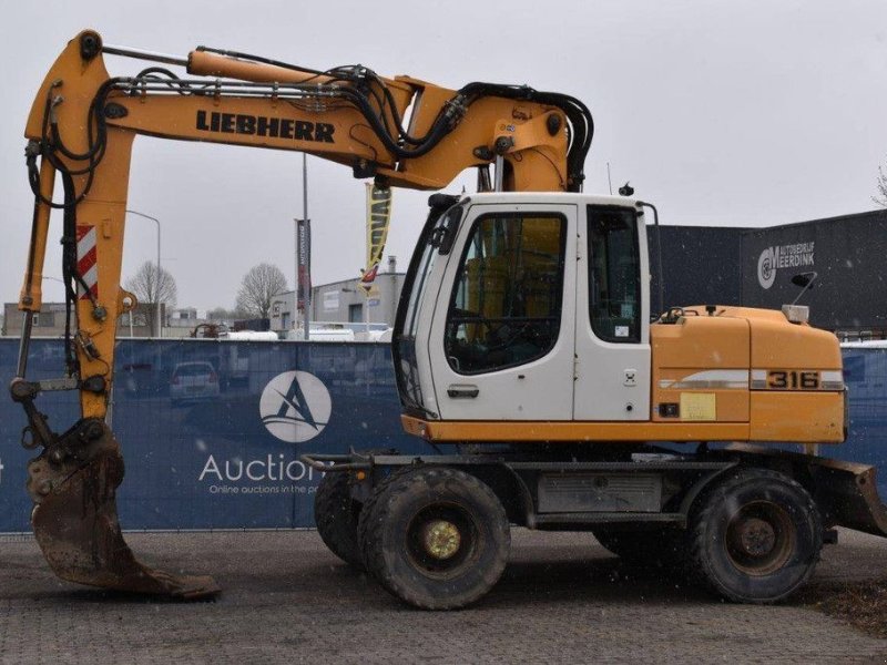 Mobilbagger of the type Liebherr A316, Gebrauchtmaschine in Antwerpen (Picture 1)