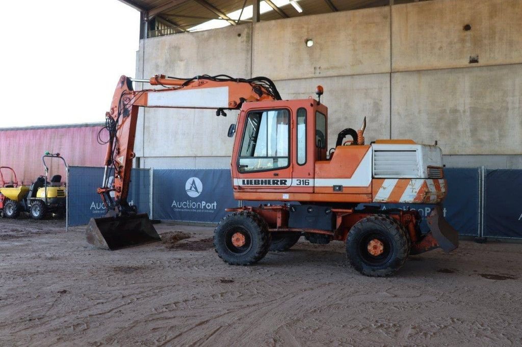 Mobilbagger du type Liebherr A316, Gebrauchtmaschine en Antwerpen (Photo 3)