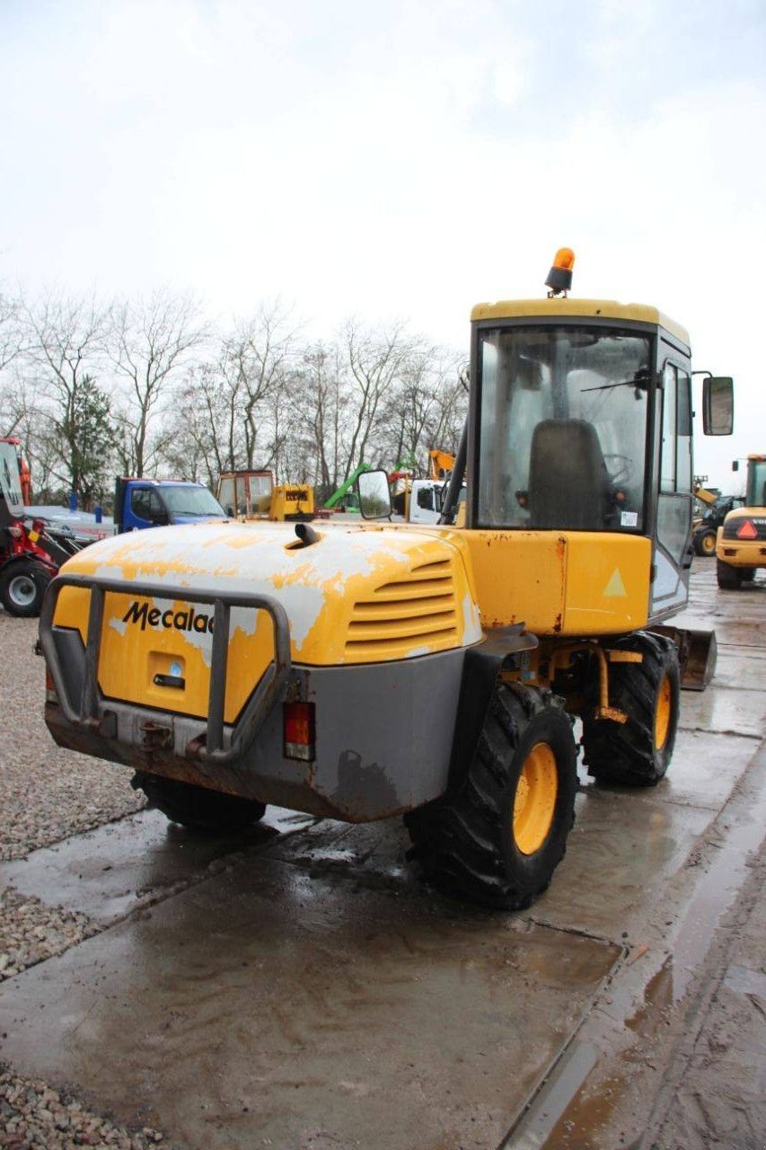 Mobilbagger du type Mecalac 12 MX, Gebrauchtmaschine en Antwerpen (Photo 5)