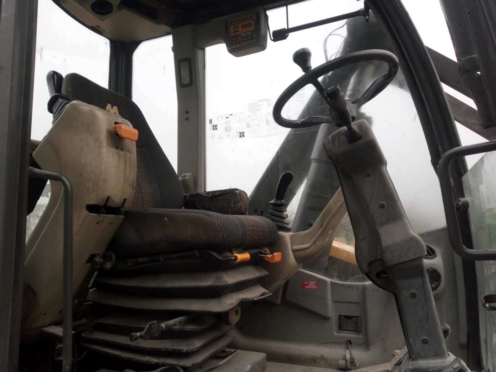 Mobilbagger des Typs Mecalac 12 MXT, Gebrauchtmaschine in Nürnberg (Bild 2)