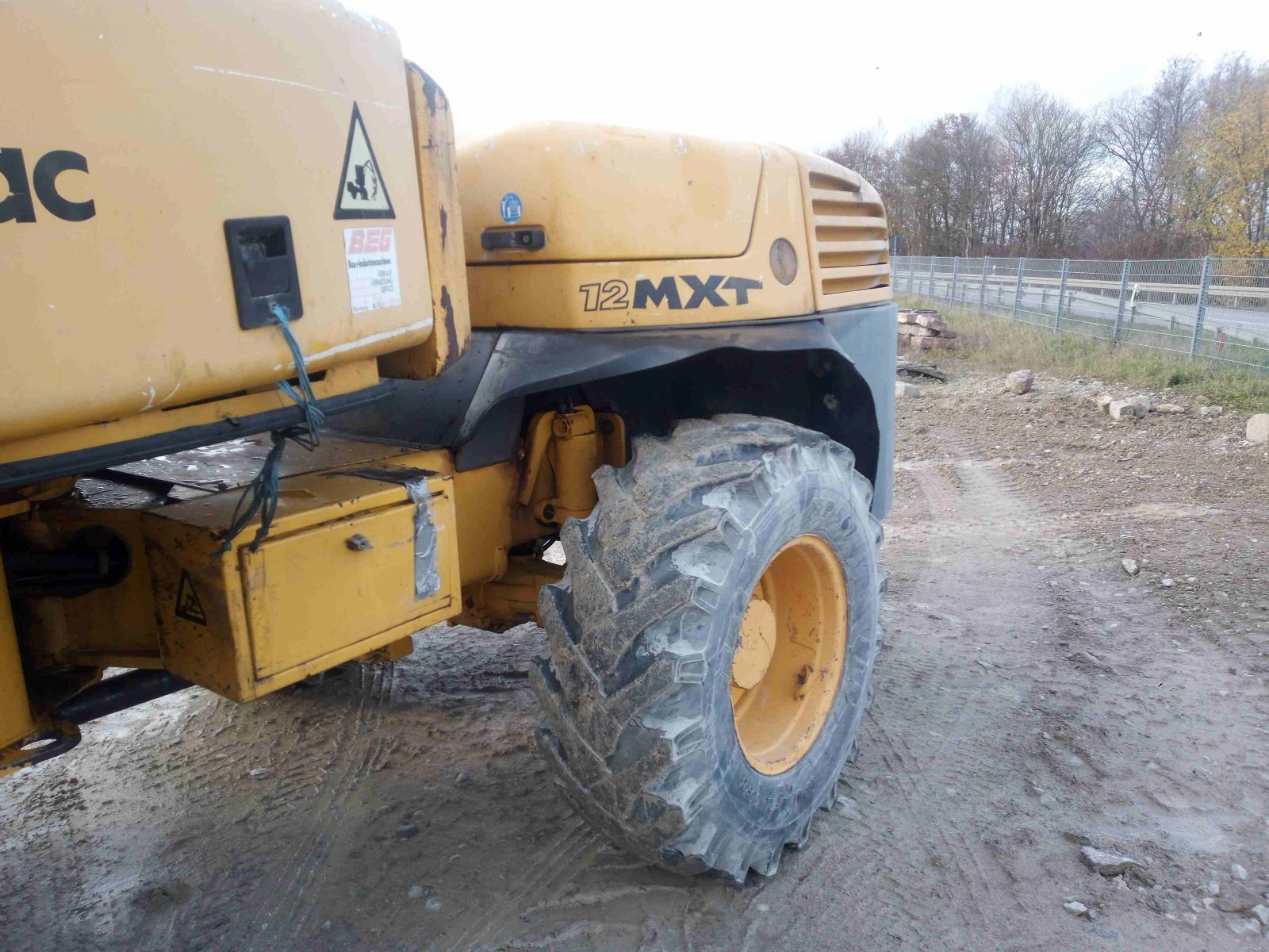 Mobilbagger des Typs Mecalac 12 MXT, Gebrauchtmaschine in Nürnberg (Bild 12)