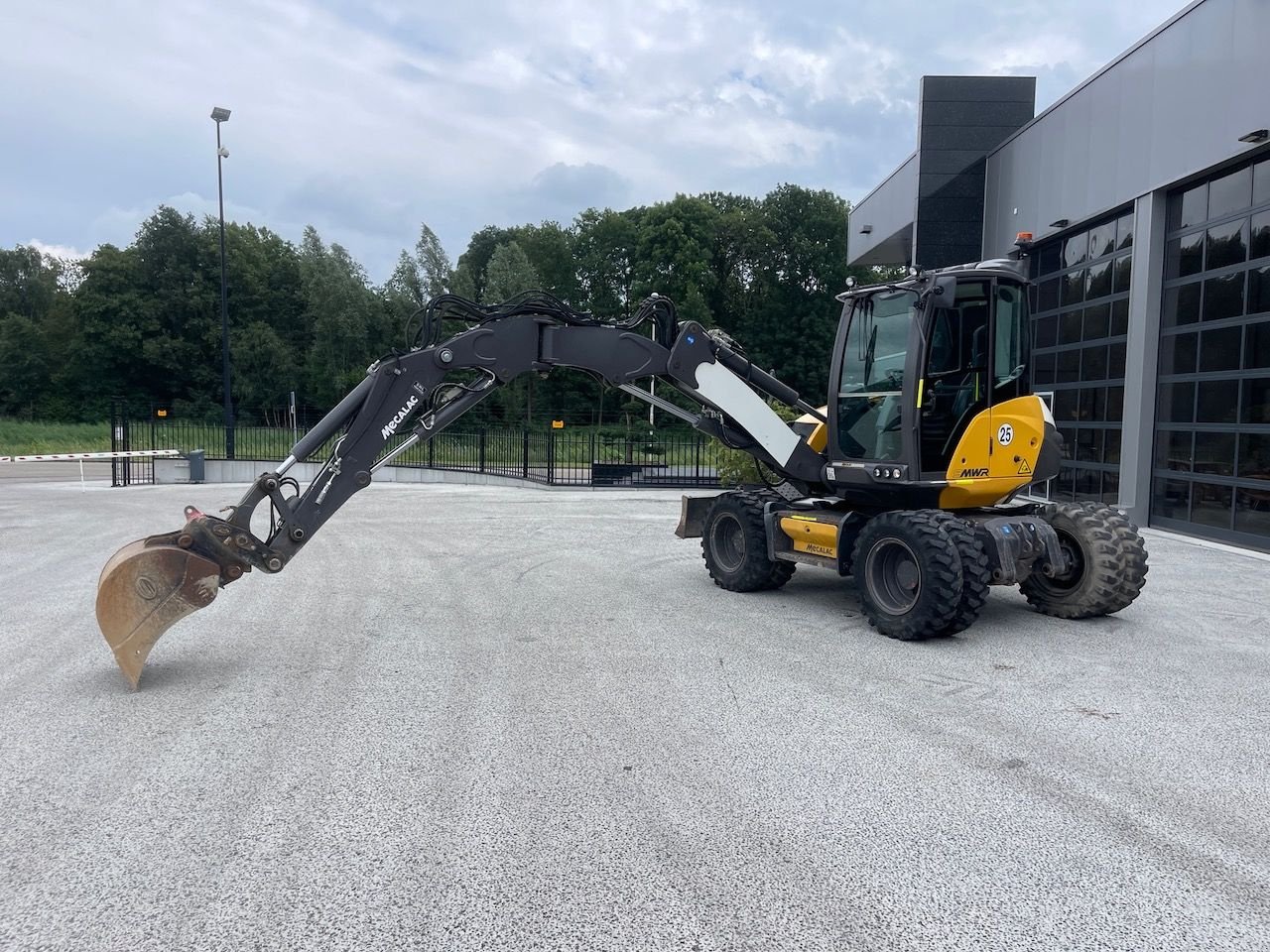 Mobilbagger του τύπου Mecalac 9MWR, Gebrauchtmaschine σε Holten (Φωτογραφία 3)