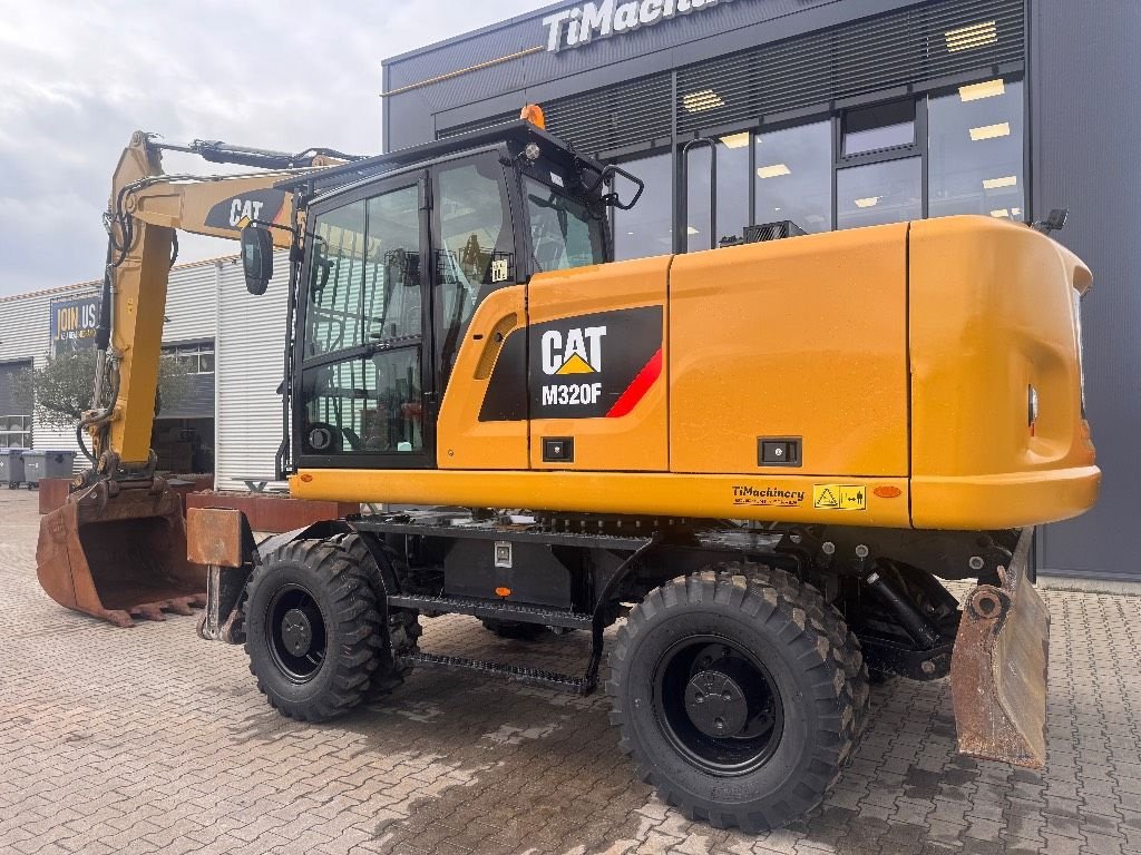Mobilbagger του τύπου Sonstige Cat M320F, Gebrauchtmaschine σε Oud Gastel (Φωτογραφία 3)