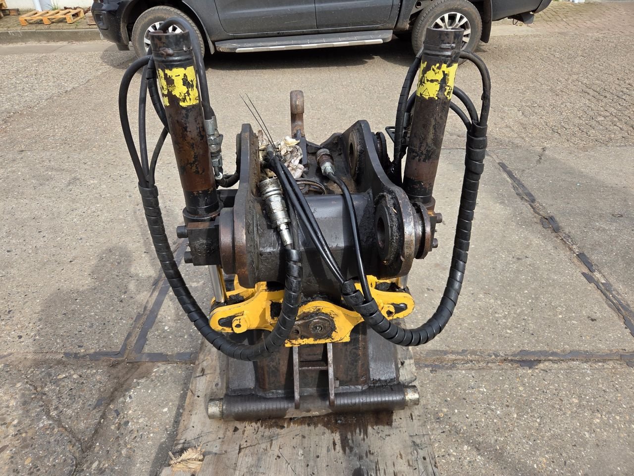 Mobilbagger des Typs Sonstige Engcon EC CW30, Gebrauchtmaschine in Oirschot (Bild 8)