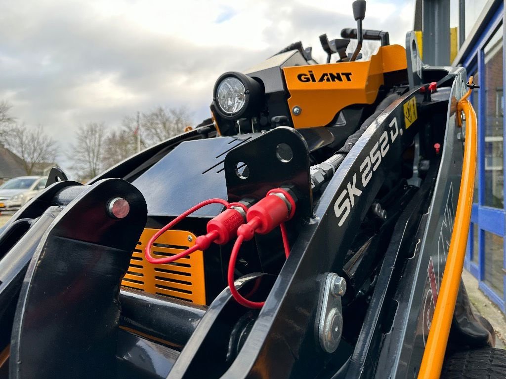 Mobilbagger typu Sonstige Giant SK252 skid, Neumaschine v WENUM WIESEL (Obrázek 5)