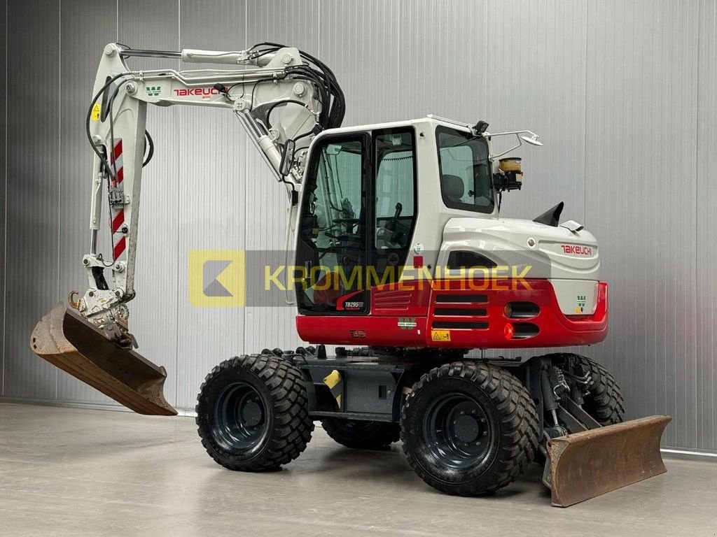 Mobilbagger des Typs Takeuchi TB 295 W Powertilt, Gebrauchtmaschine in Apeldoorn (Bild 3)