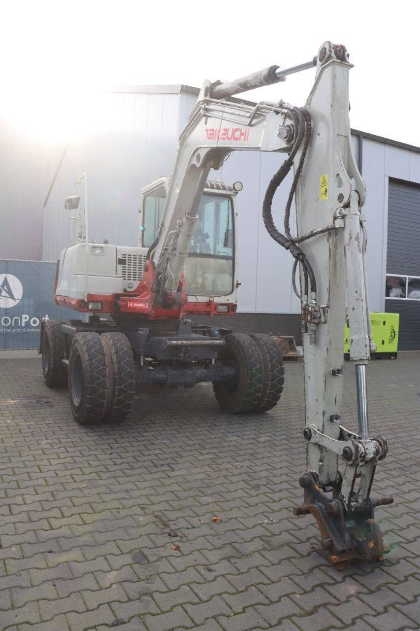 Mobilbagger del tipo Takeuchi TB175W, Gebrauchtmaschine In Antwerpen (Immagine 7)