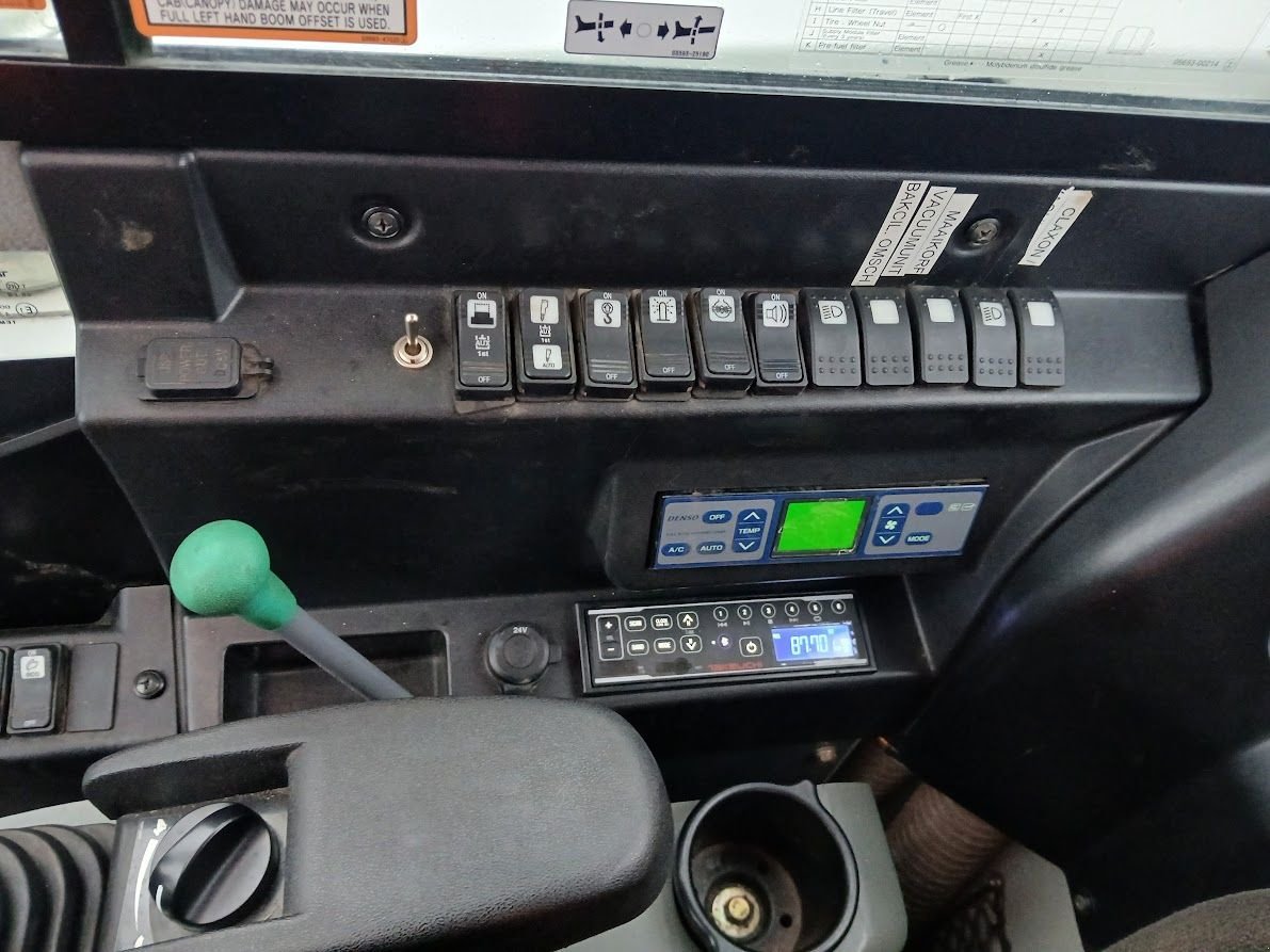 Mobilbagger типа Takeuchi TB295W, Gebrauchtmaschine в Westwoud (Фотография 11)