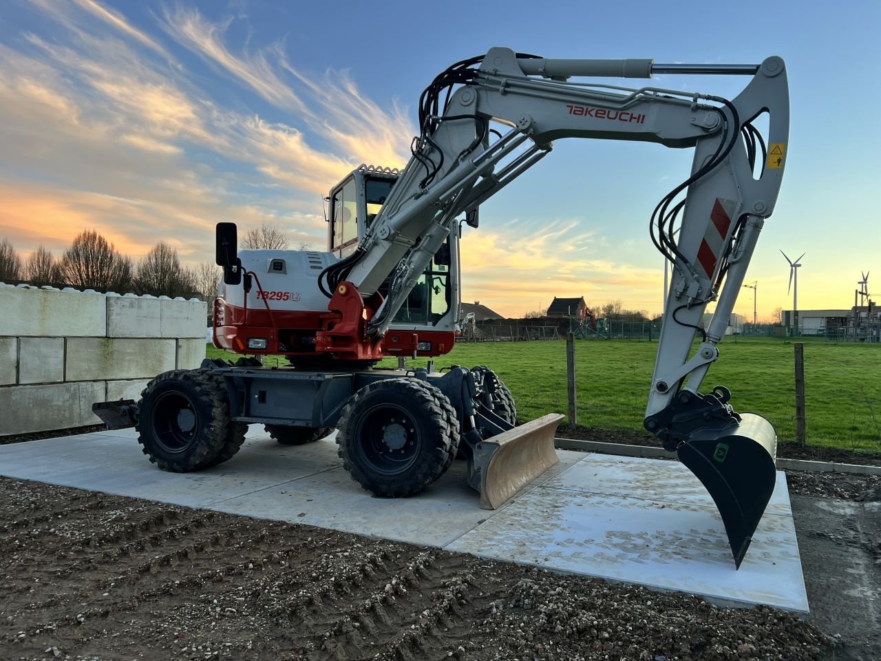 Mobilbagger vrste Takeuchi TB295W, Gebrauchtmaschine v Zutendaal (Slika 3)