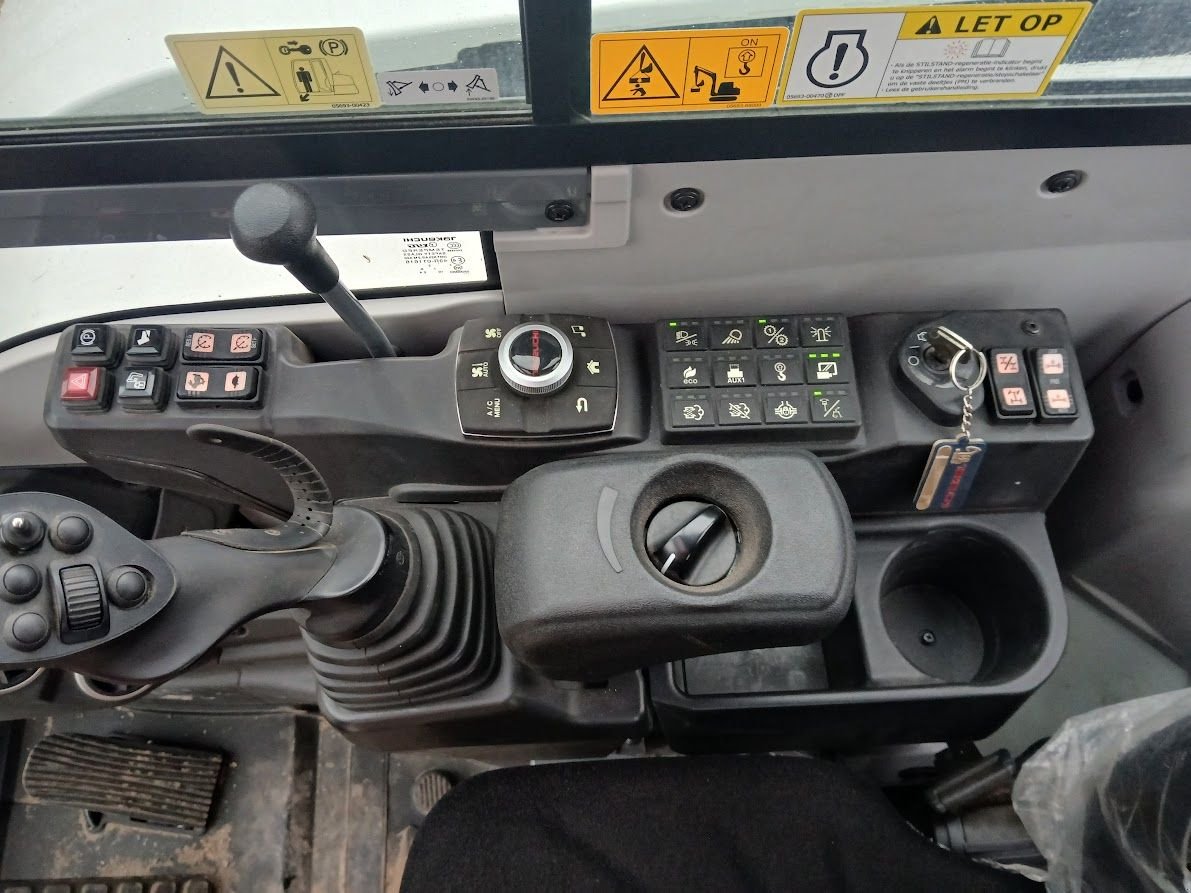 Mobilbagger типа Takeuchi TB395W, Gebrauchtmaschine в Westwoud (Фотография 10)