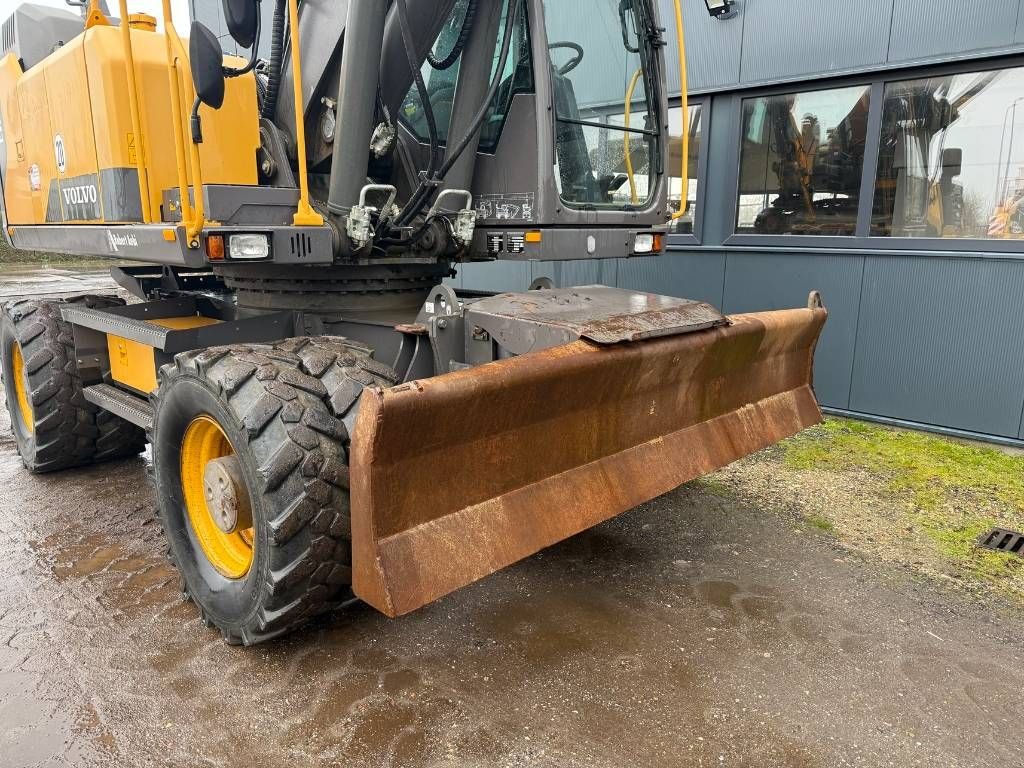 Mobilbagger a típus Volvo EW 180 E, Gebrauchtmaschine ekkor: Wommels (Kép 10)