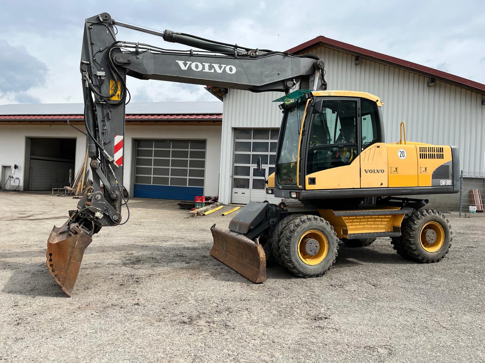 Mobilbagger του τύπου Volvo EW180 C, Gebrauchtmaschine σε Neureichenau (Φωτογραφία 1)