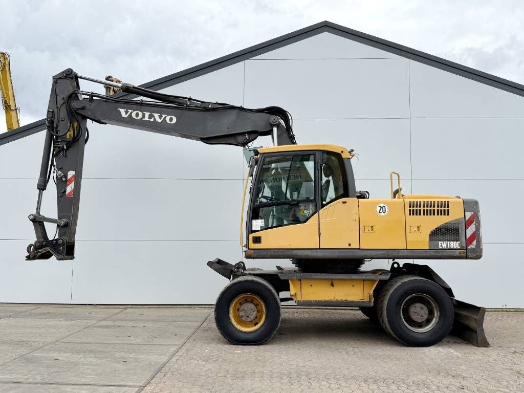 Mobilbagger typu Volvo EW180C - Dutch Machine / Triple Boom, Gebrauchtmaschine v Veldhoven (Obrázek 1)