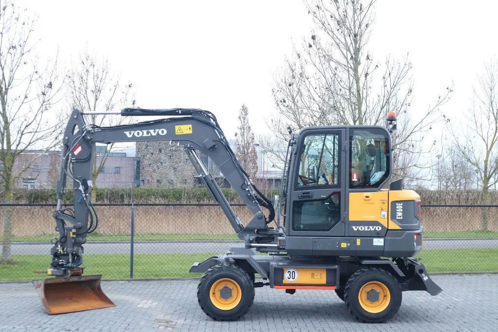 Mobilbagger typu Volvo EW60E 117 HOURS ROTOTILT + GRIPPER BUCKET 30 KM/H, Gebrauchtmaschine v Marknesse (Obrázok 1)