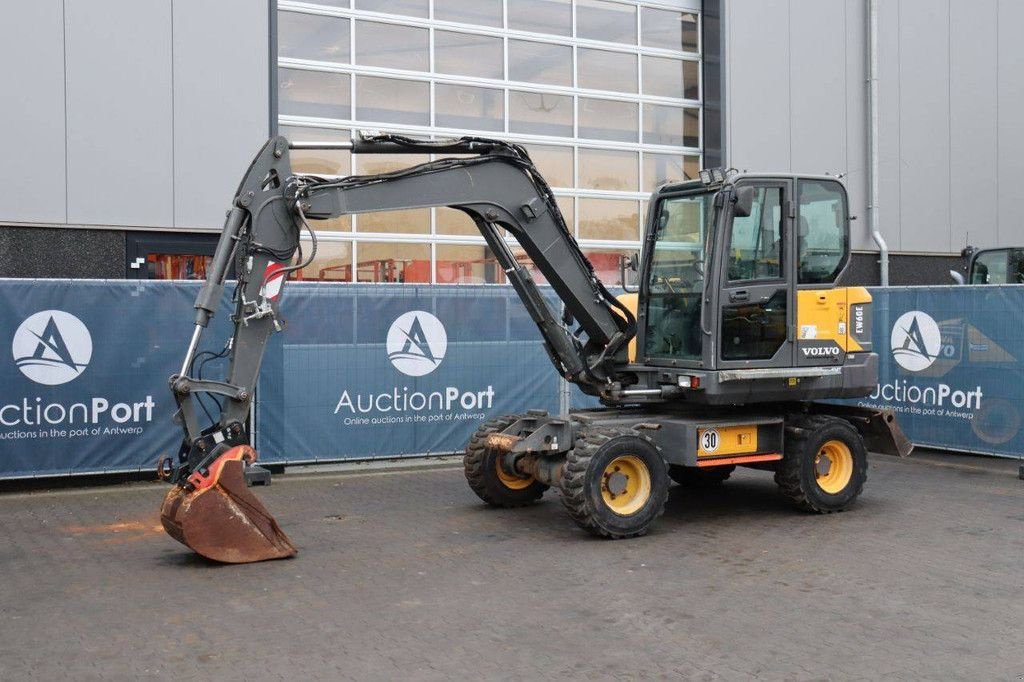 Mobilbagger des Typs Volvo EW60E, Gebrauchtmaschine in Antwerpen (Bild 10)