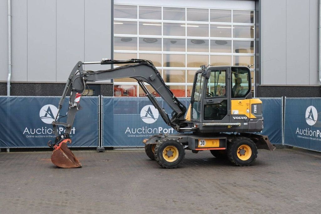Mobilbagger des Typs Volvo EW60E, Gebrauchtmaschine in Antwerpen (Bild 1)
