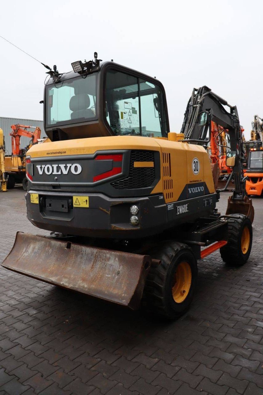 Mobilbagger des Typs Volvo EW60E, Gebrauchtmaschine in Antwerpen (Bild 7)