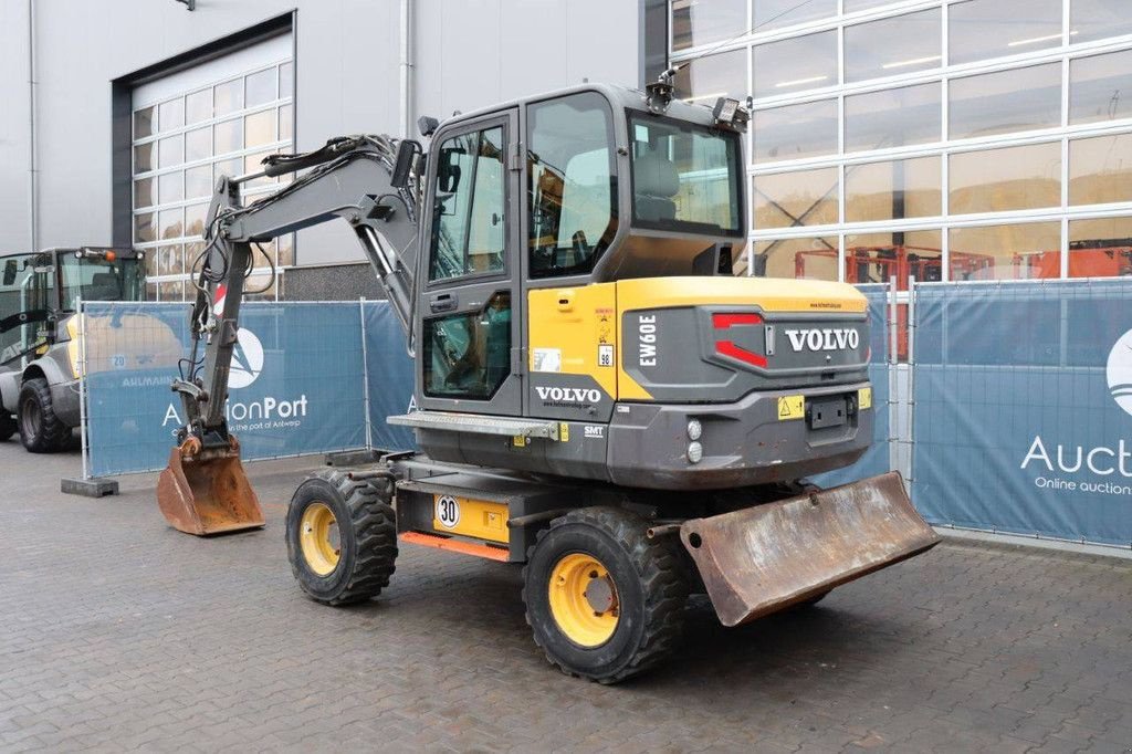 Mobilbagger des Typs Volvo EW60E, Gebrauchtmaschine in Antwerpen (Bild 4)