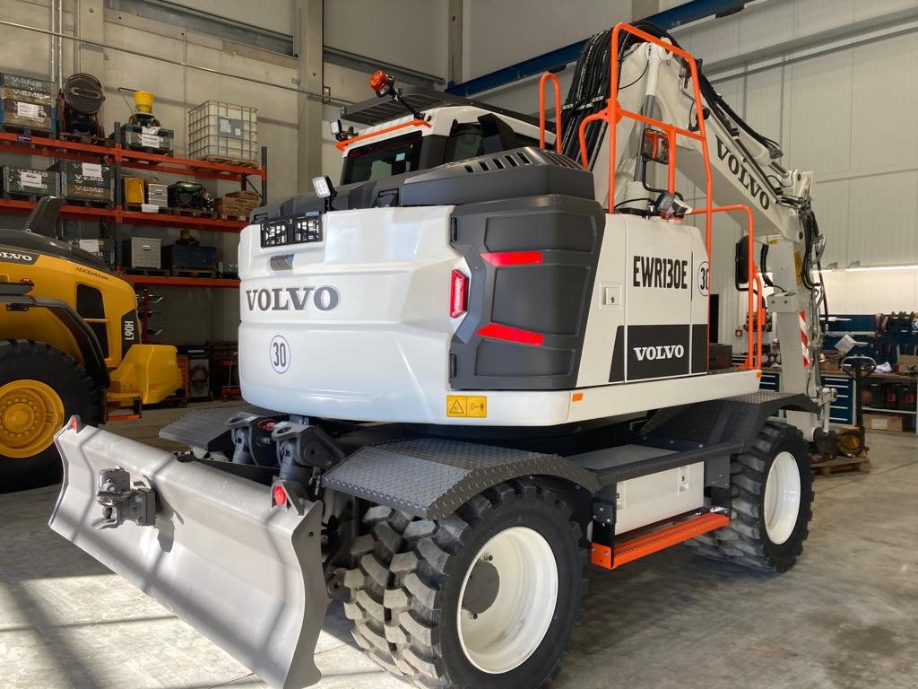 Mobilbagger des Typs Volvo EWR130E, Gebrauchtmaschine in Nesselwängle (Bild 2)