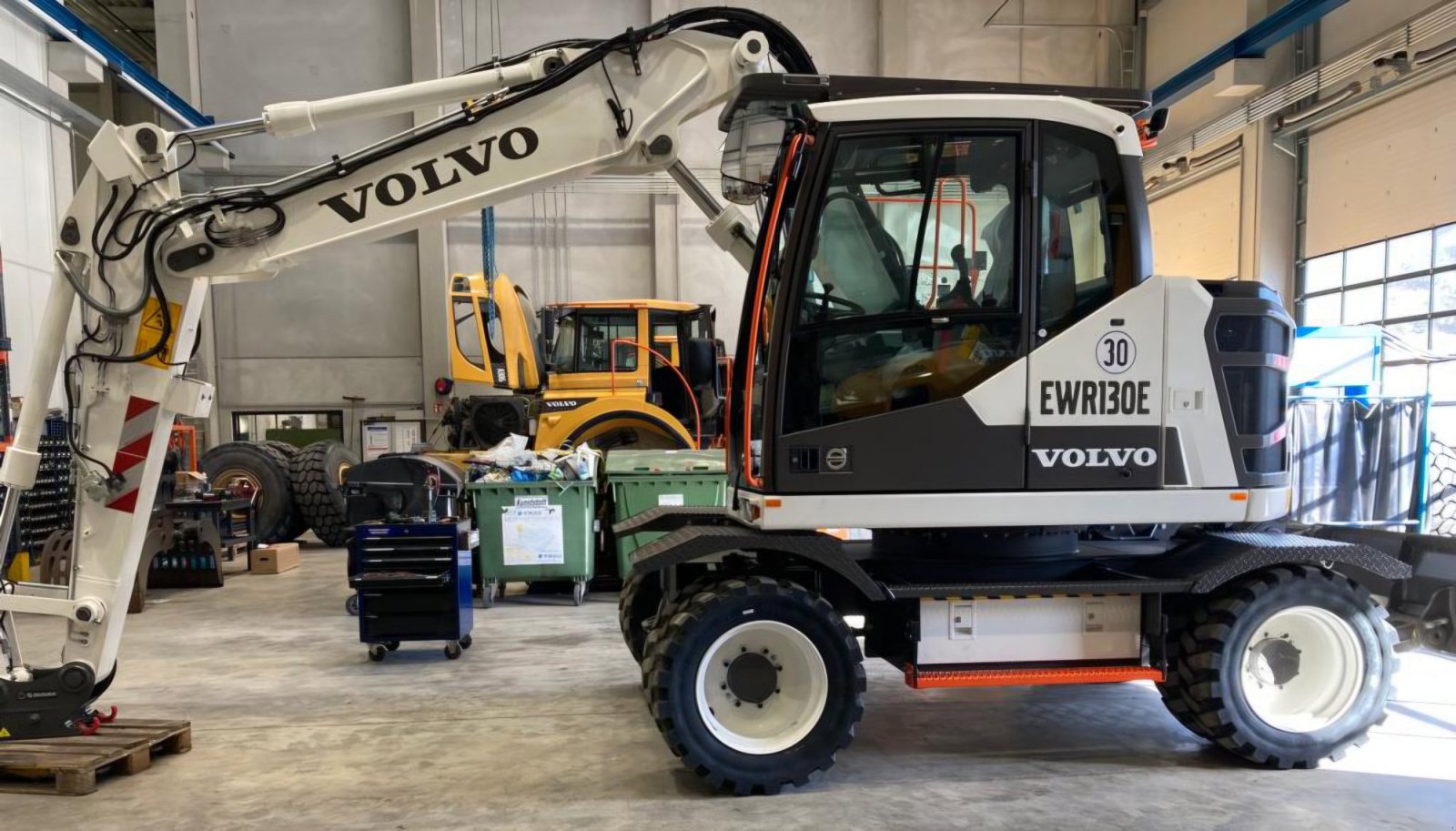 Mobilbagger des Typs Volvo EWR130E, Gebrauchtmaschine in Nesselwängle (Bild 3)