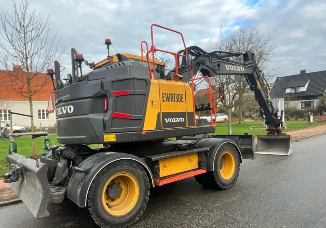 Mobilbagger tipa Volvo EWR130E, Gebrauchtmaschine u Berlin (Slika 3)