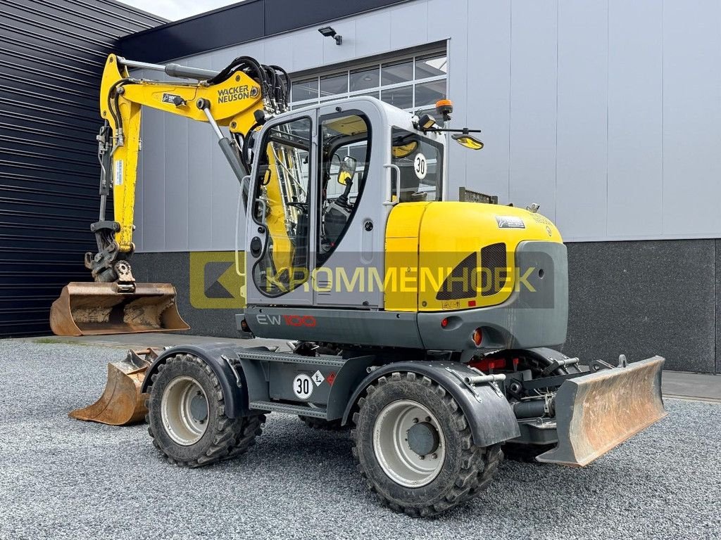 Mobilbagger za tip Wacker Neuson EW 100 Powertilt, Gebrauchtmaschine u Apeldoorn (Slika 3)