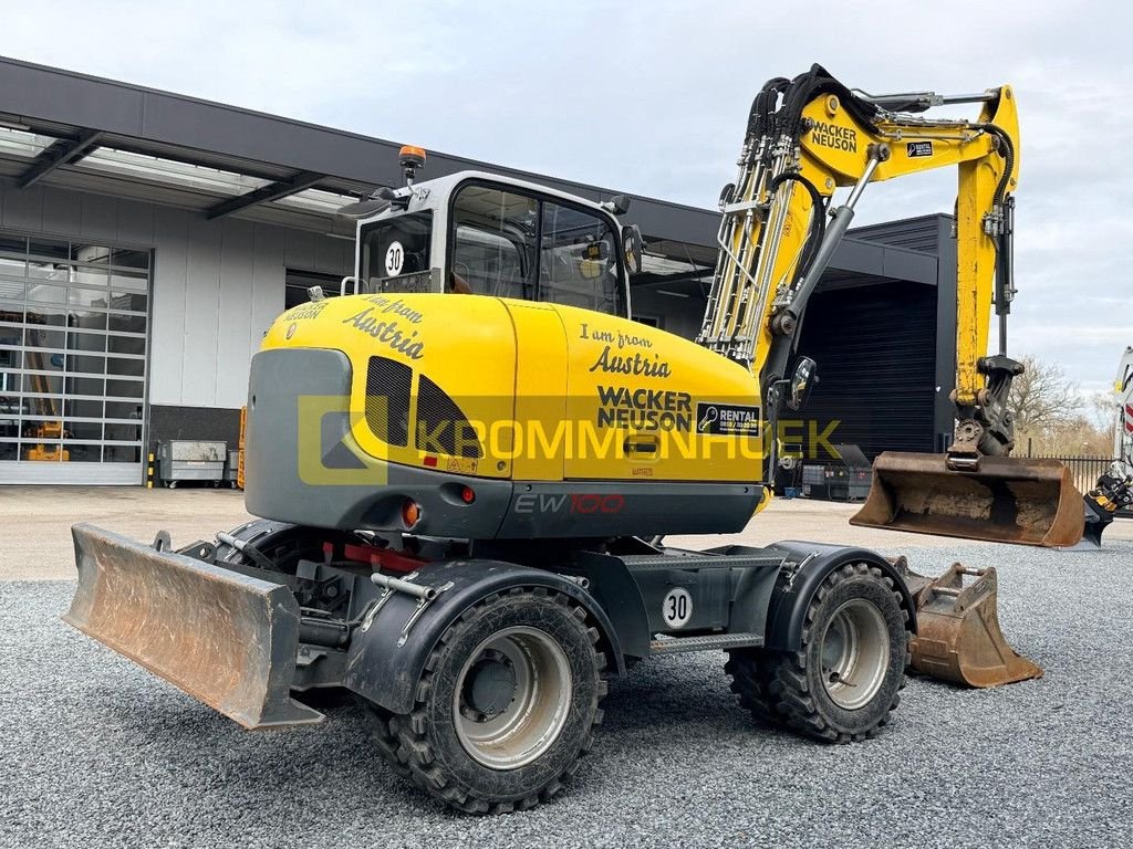 Mobilbagger za tip Wacker Neuson EW 100 Powertilt, Gebrauchtmaschine u Apeldoorn (Slika 4)