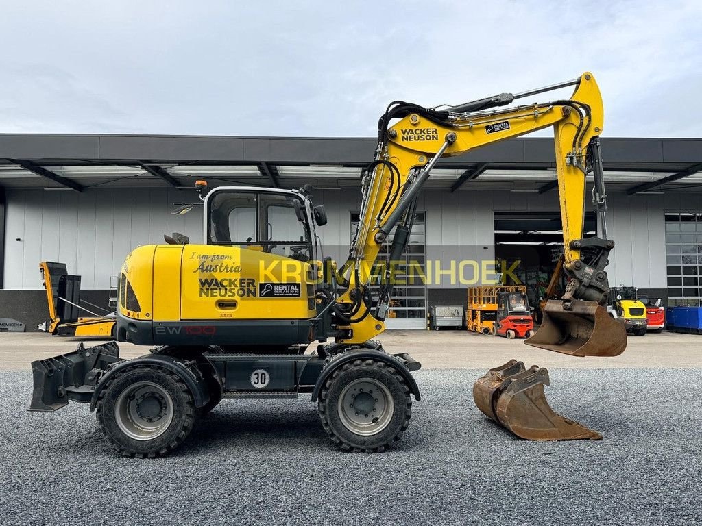 Mobilbagger za tip Wacker Neuson EW 100 Powertilt, Gebrauchtmaschine u Apeldoorn (Slika 5)