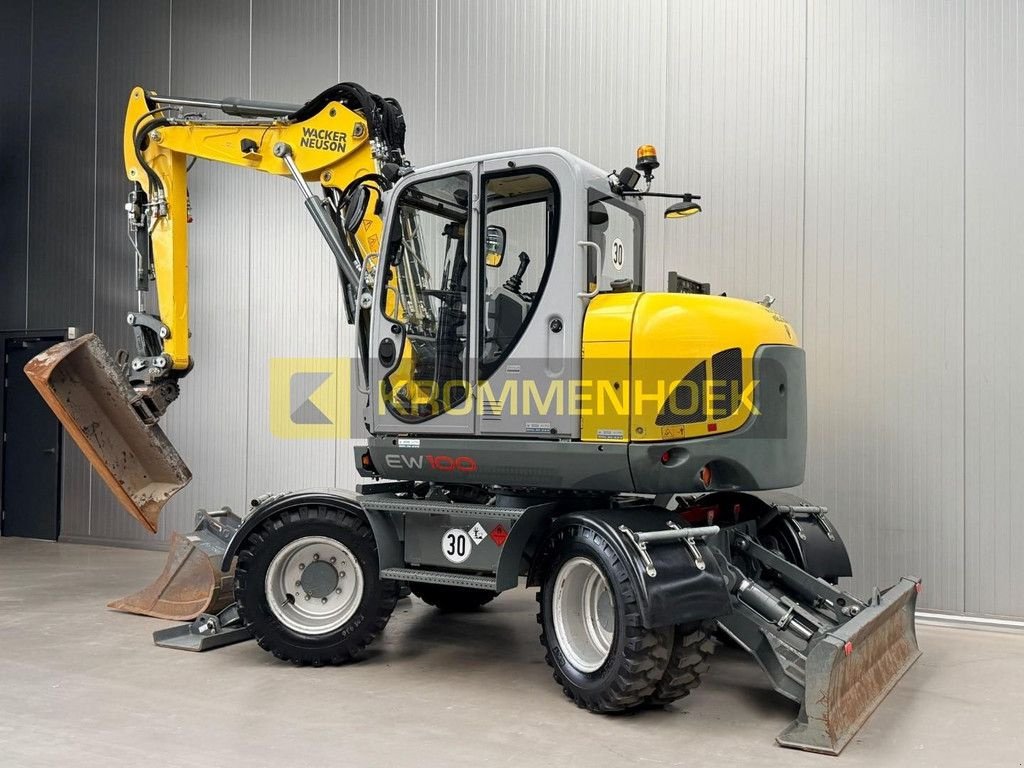 Mobilbagger za tip Wacker Neuson EW 100 Powertilt, Gebrauchtmaschine u Apeldoorn (Slika 3)