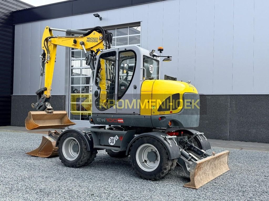Mobilbagger of the type Wacker Neuson EW 100, Gebrauchtmaschine in Apeldoorn (Picture 3)