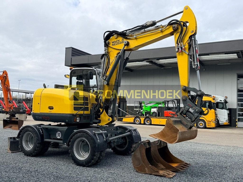Mobilbagger of the type Wacker Neuson EW 100, Gebrauchtmaschine in Apeldoorn (Picture 4)