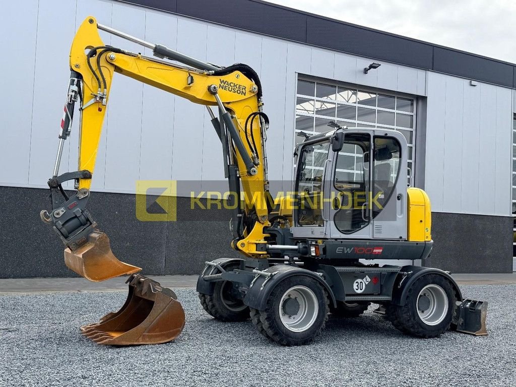 Mobilbagger of the type Wacker Neuson EW 100, Gebrauchtmaschine in Apeldoorn (Picture 2)