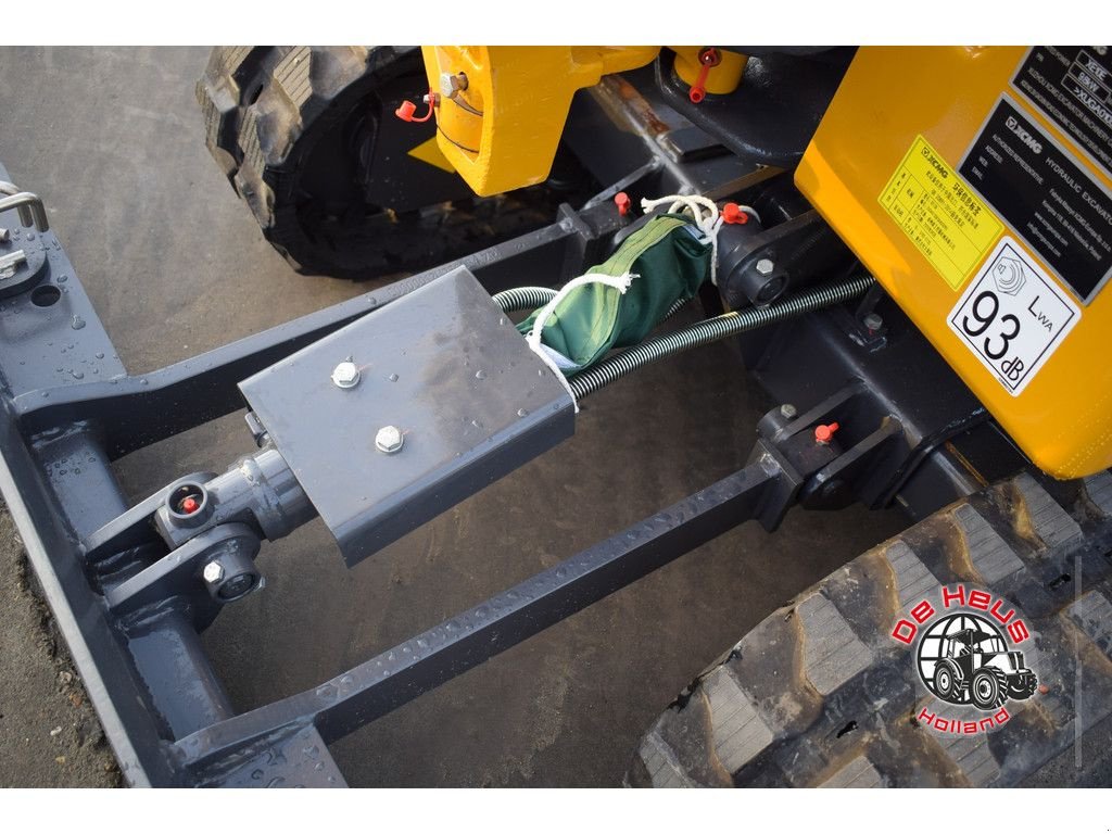 Mobilbagger des Typs XCMG XE10E graafmachine, Neumaschine in MIJNSHEERENLAND (Bild 9)