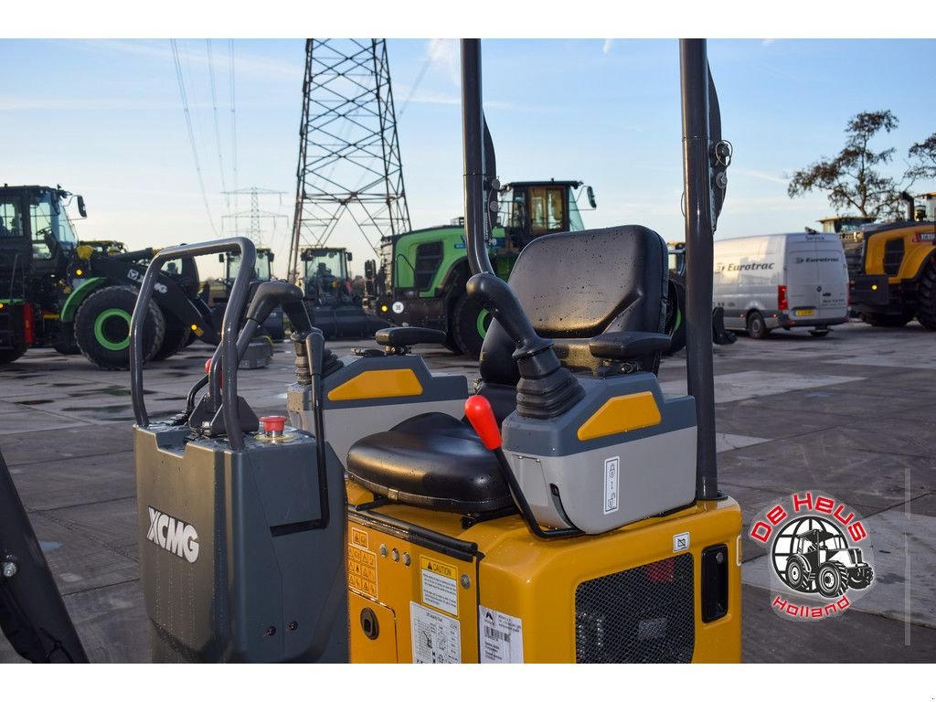 Mobilbagger des Typs XCMG XE10E graafmachine, Neumaschine in MIJNSHEERENLAND (Bild 11)